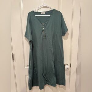 Green V-Neck Midi Henley Dress
